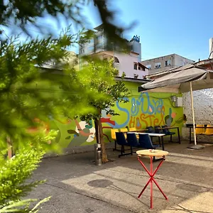 d1-hostel.hotels-in-tirana.com/